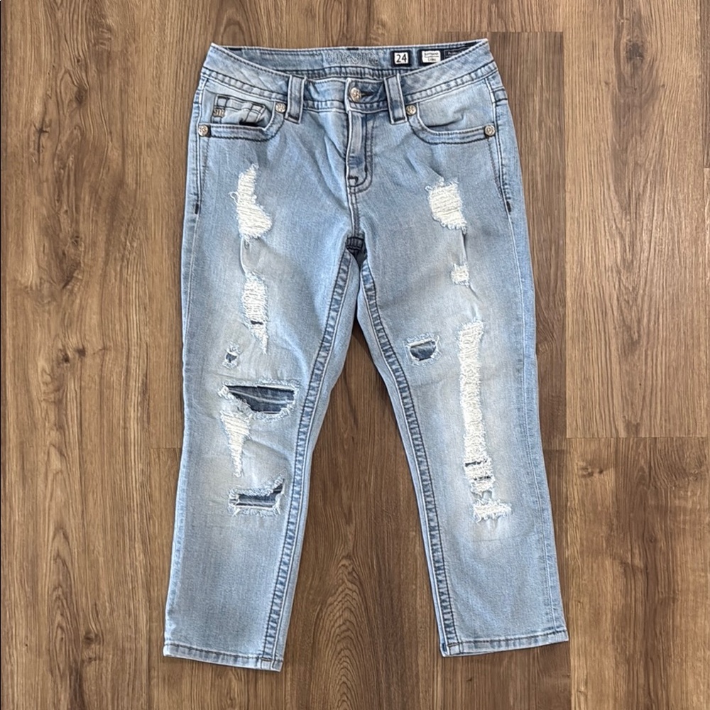 MISS ME Boyfriend Jean Capri Crop Distressed Size 24 Light Wash